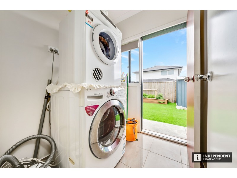 268 Heather Grove, Clyde North VIC 3978