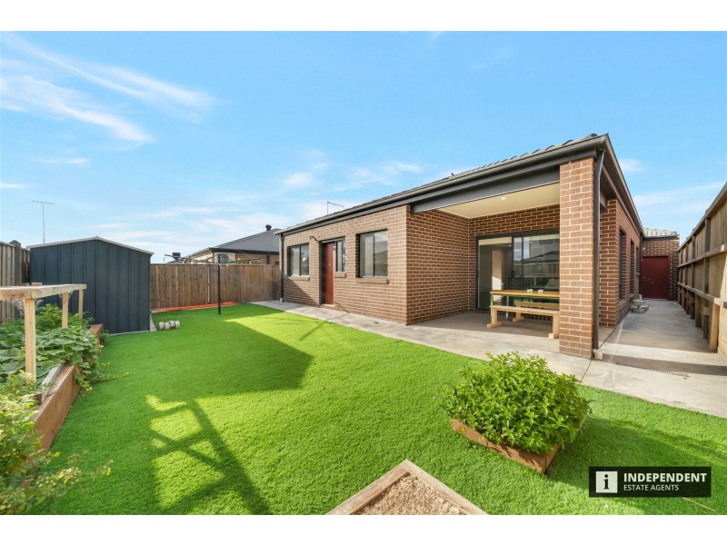 268 Heather Grove, Clyde North VIC 3978