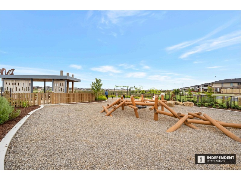 268 Heather Grove, Clyde North VIC 3978