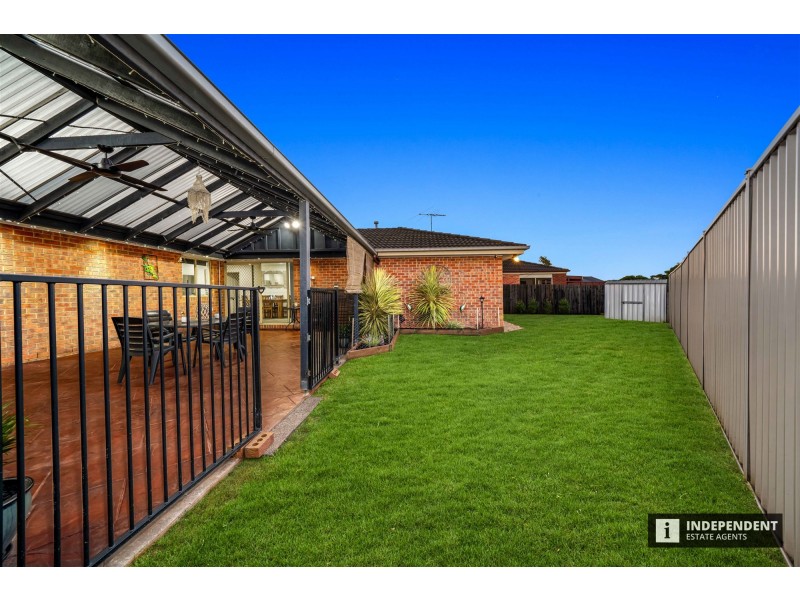26 Linda Drive, Cranbourne West VIC 3977