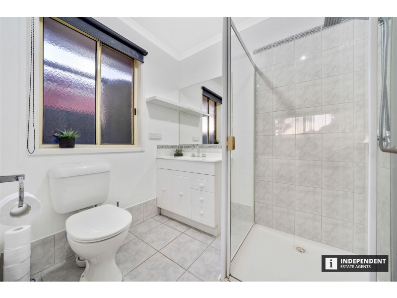 26 Linda Drive, Cranbourne West VIC 3977