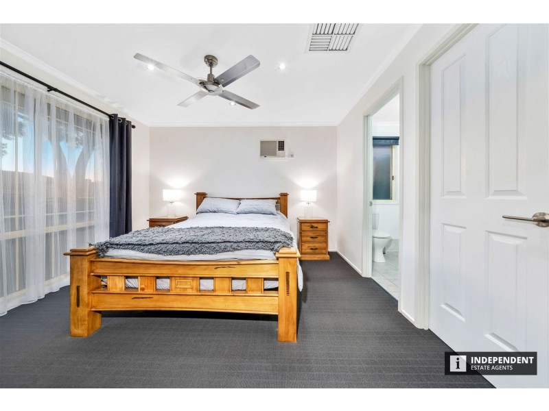 26 Linda Drive, Cranbourne West VIC 3977