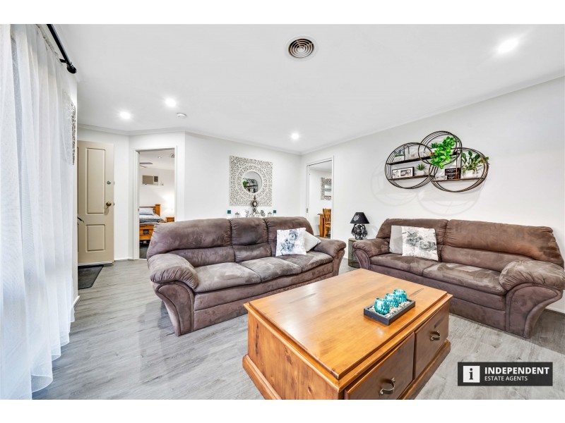 26 Linda Drive, Cranbourne West VIC 3977