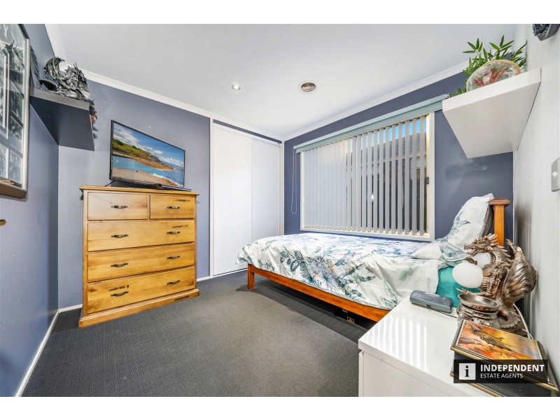 26 Linda Drive, Cranbourne West VIC 3977