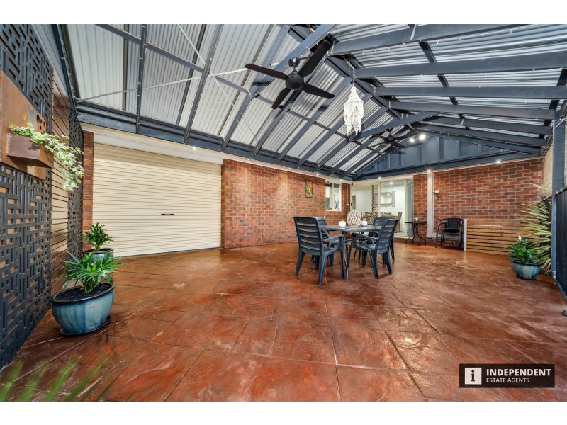 26 Linda Drive, Cranbourne West VIC 3977