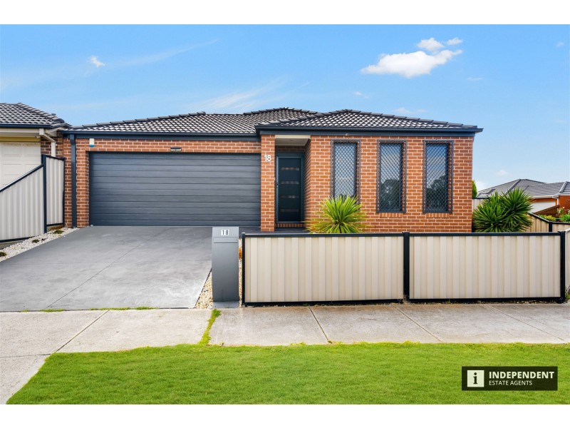 18 Serpells Way, Cranbourne East VIC 3977