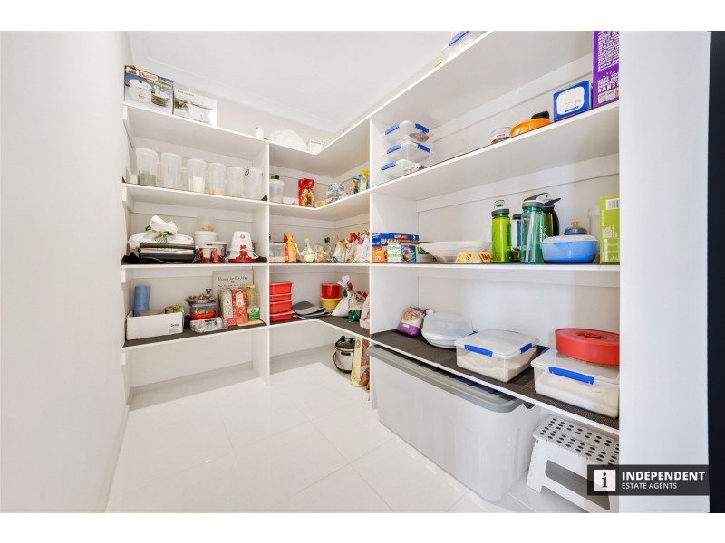 18 Serpells Way, Cranbourne East VIC 3977