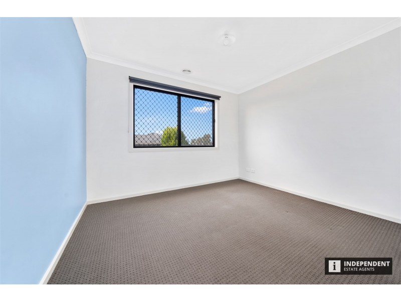 18 Serpells Way, Cranbourne East VIC 3977