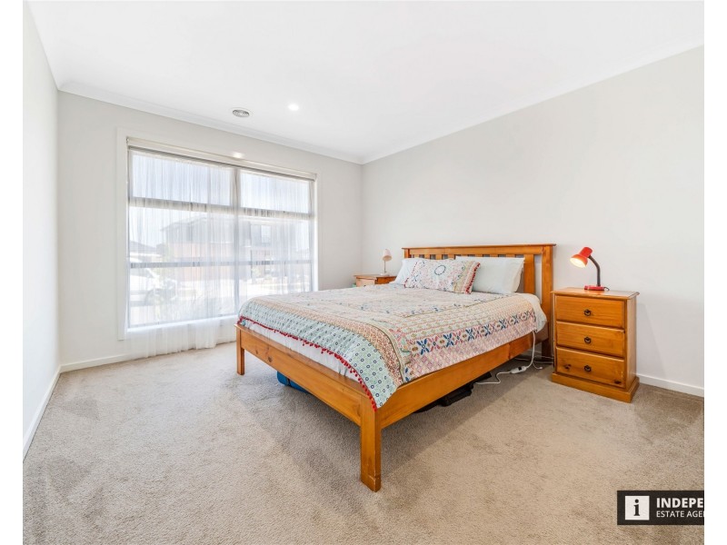 6 Fortitude Circuit, Clyde VIC 3978