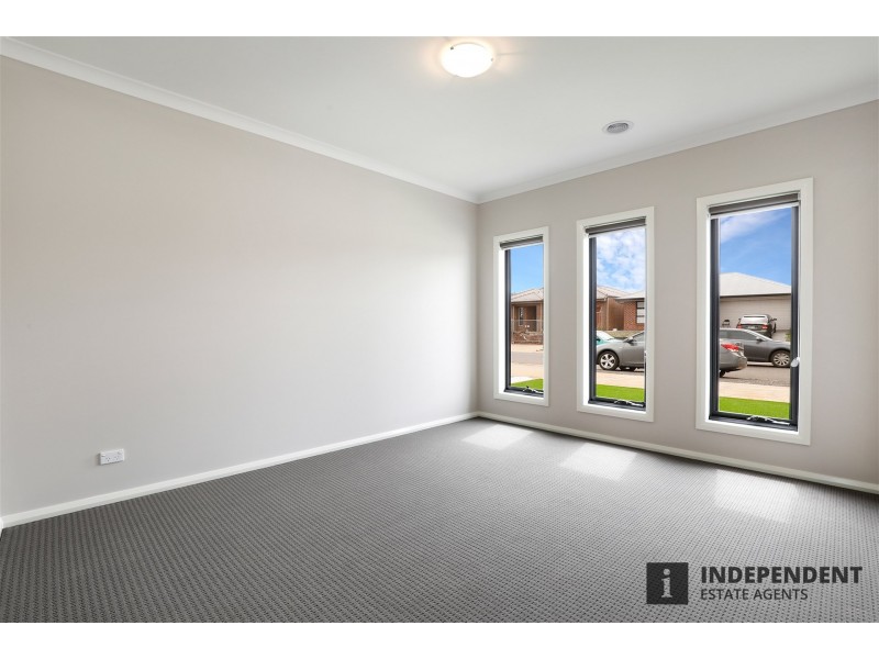 55 Albert Drive, Melton South VIC 3338