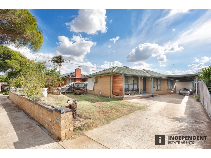 22 Connel Drive, Melton South VIC 3338