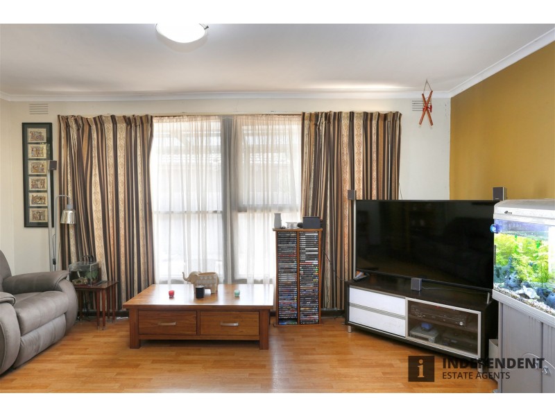 22 Connel Drive, Melton South VIC 3338