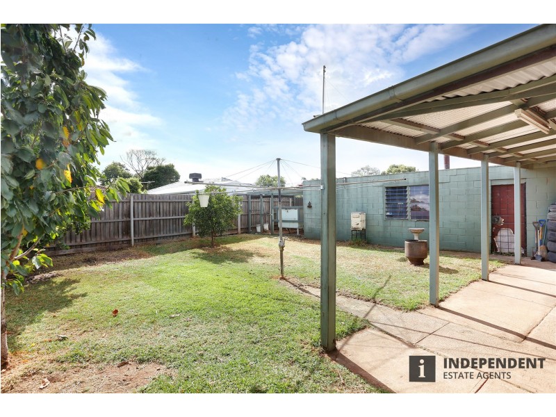 22 Connel Drive, Melton South VIC 3338