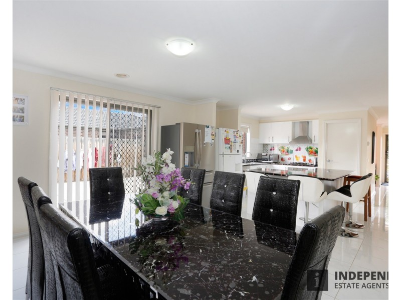 61 James Melrose Drive, Brookfield VIC 3338
