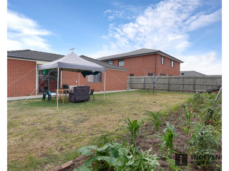 61 James Melrose Drive, Brookfield VIC 3338
