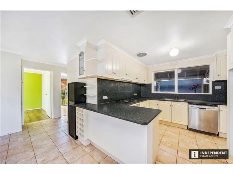 29 Parkdale Dr, Carrum Downs VIC 3201