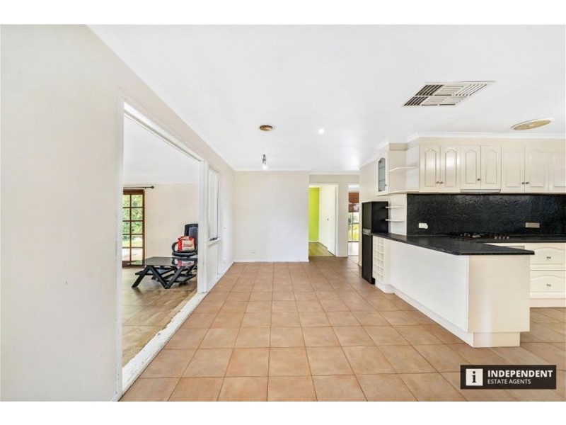29 Parkdale Dr, Carrum Downs VIC 3201
