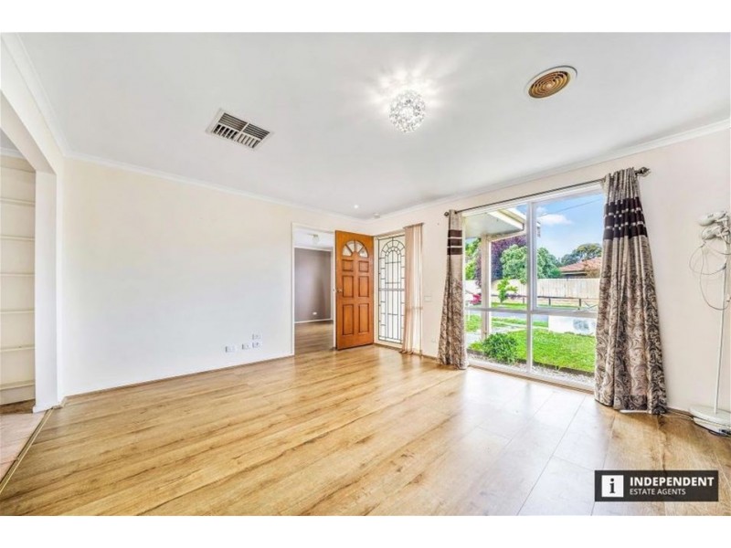 29 Parkdale Dr, Carrum Downs VIC 3201