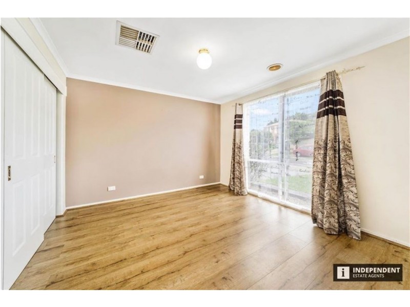 29 Parkdale Dr, Carrum Downs VIC 3201