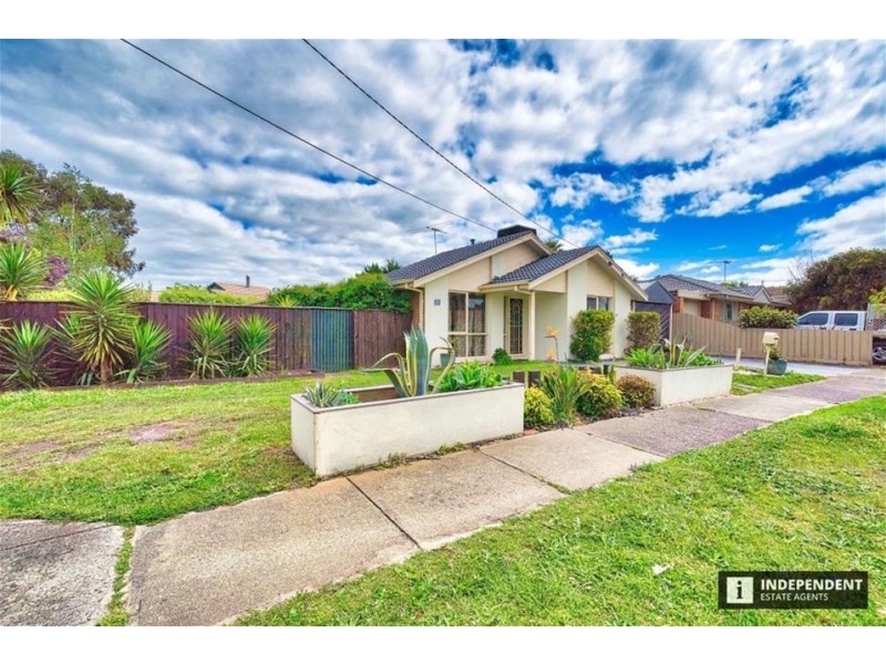 29 Parkdale Dr, Carrum Downs VIC 3201