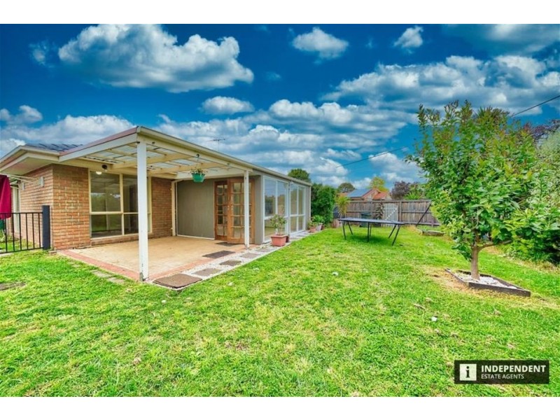 29 Parkdale Dr, Carrum Downs VIC 3201