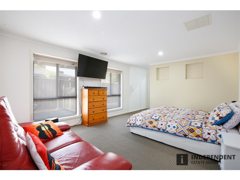 9 Dianella Court, Brookfield VIC 3338