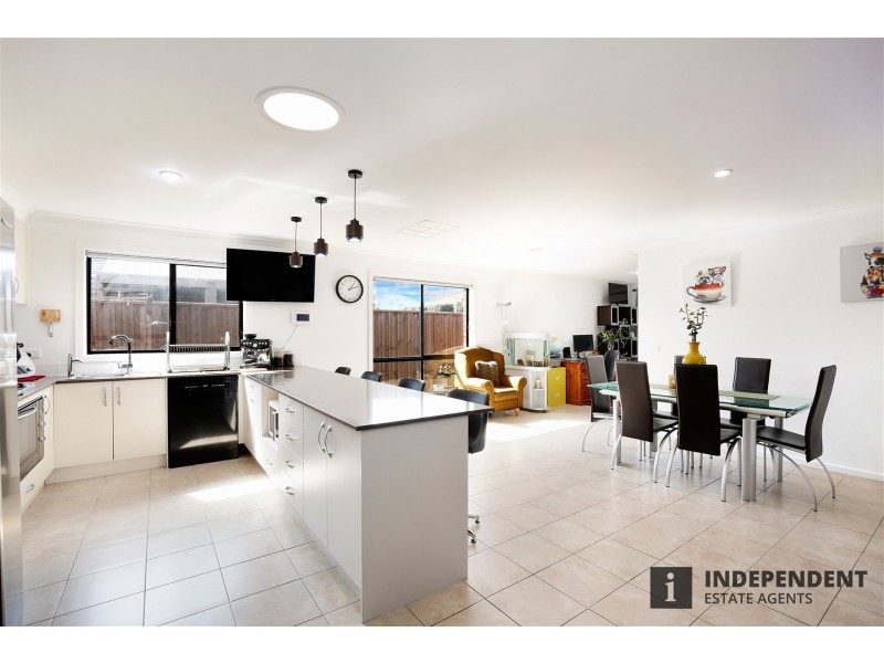 9 Dianella Court, Brookfield VIC 3338