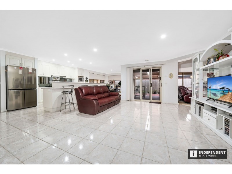 5 Tilmouth Place, Narre Warren South VIC 3805