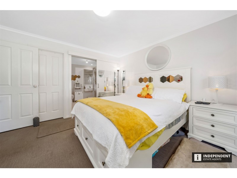 5 Tilmouth Place, Narre Warren South VIC 3805