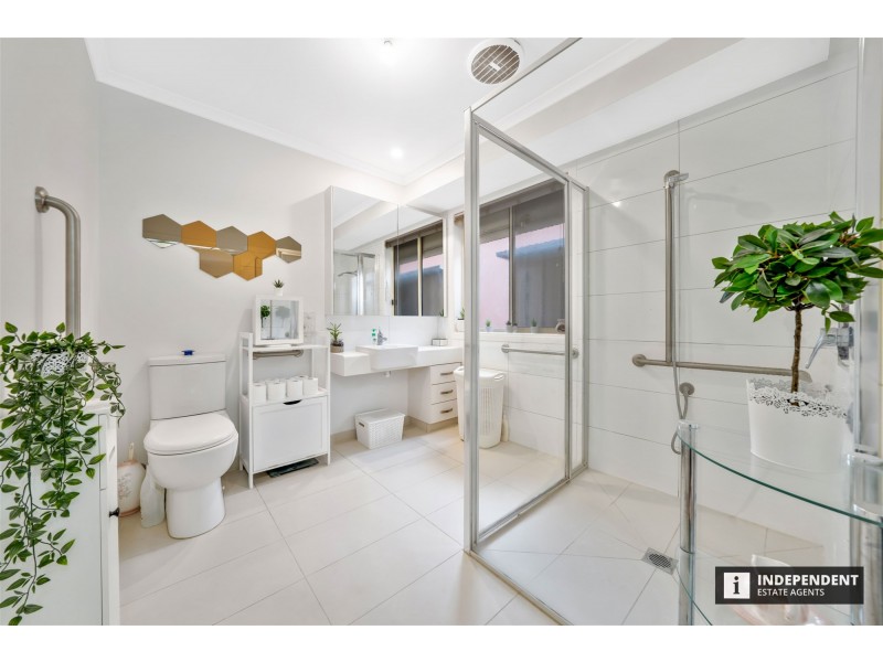 5 Tilmouth Place, Narre Warren South VIC 3805
