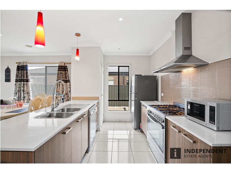 65  James Melrose Drive, Brookfield VIC 3338