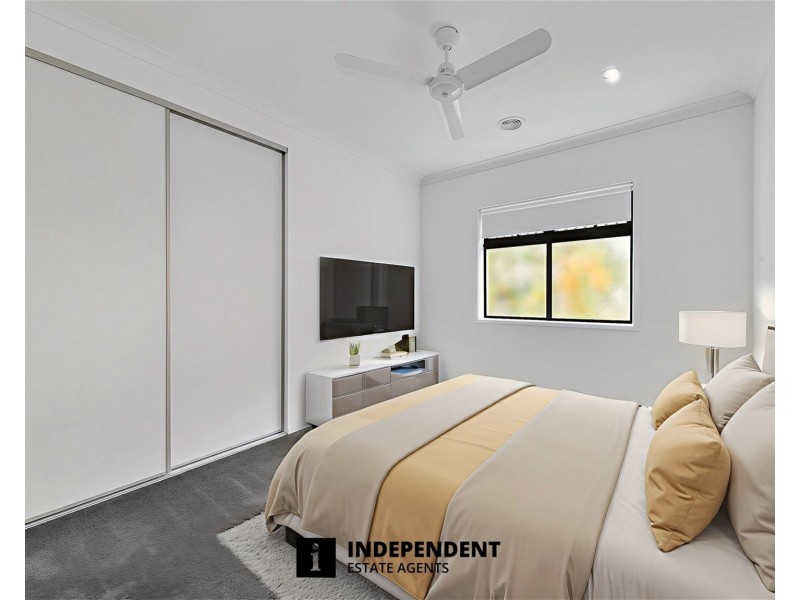 10 Merlot Way, Clyde North VIC 3978