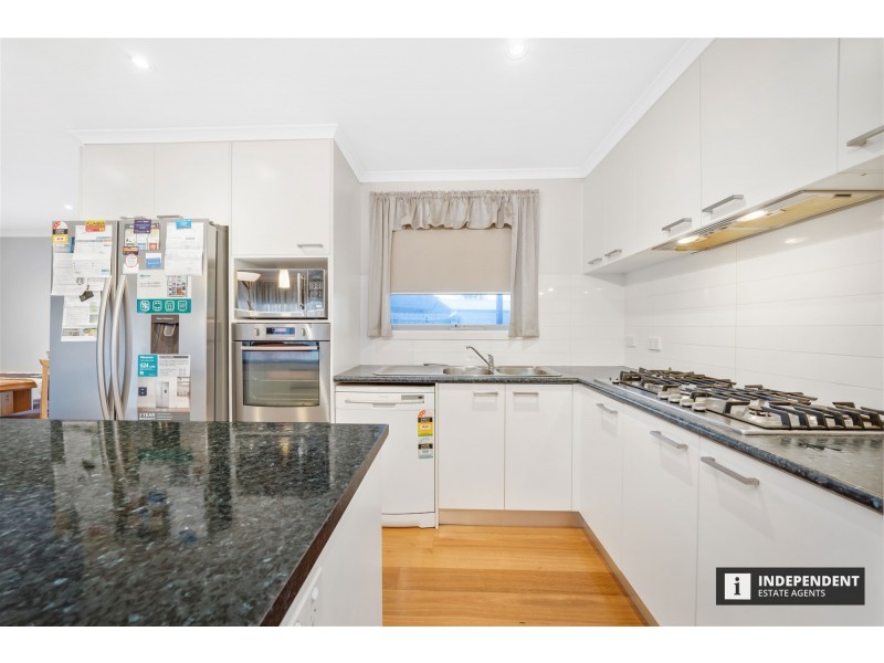 5 Susan Court, Cranbourne VIC 3977