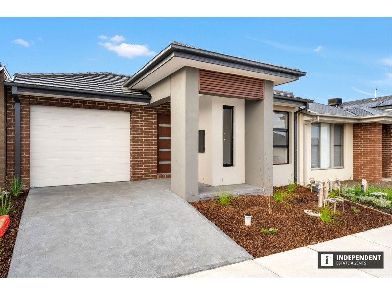 9 Endure St, Clyde North VIC 3978