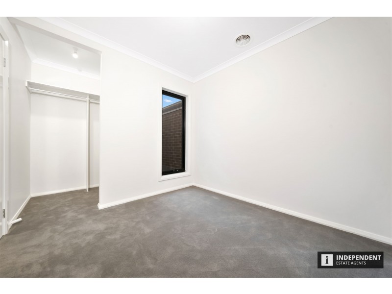 9 Endure St, Clyde North VIC 3978