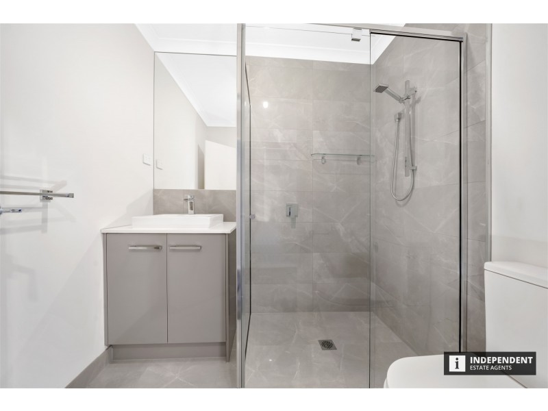 9 Endure St, Clyde North VIC 3978