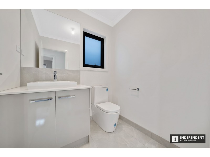 9 Endure St, Clyde North VIC 3978