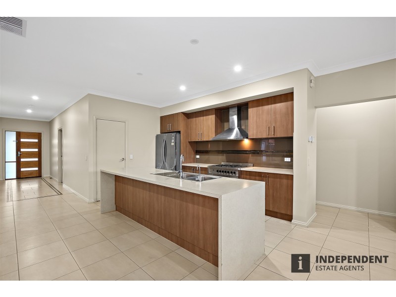 43 Citronelle Cct, Brookfield VIC 3338