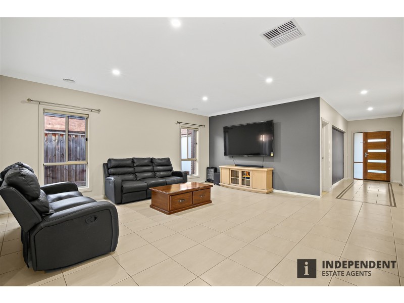 43 Citronelle Cct, Brookfield VIC 3338