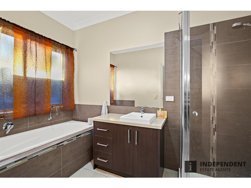 43 Citronelle Cct, Brookfield VIC 3338