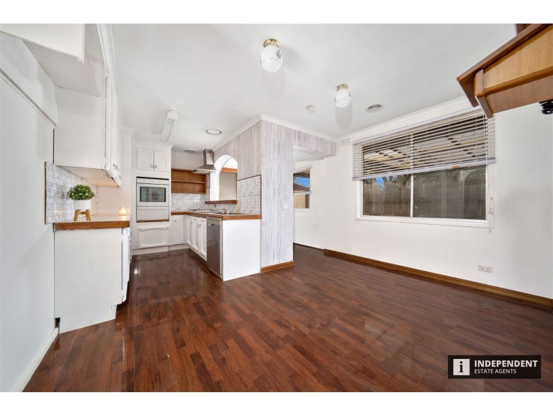 16 Valerie Dr, Cranbourne VIC 3977