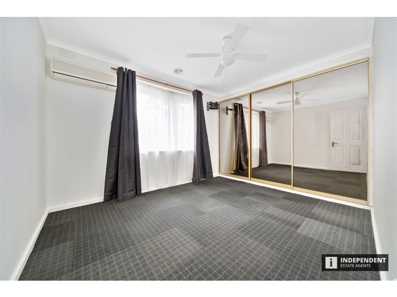 16 Valerie Dr, Cranbourne VIC 3977