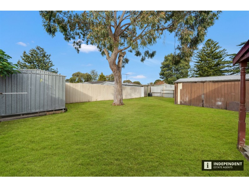 16 Valerie Dr, Cranbourne VIC 3977