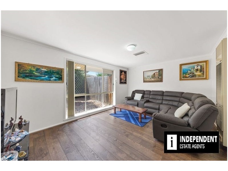 3/10 Station Road, Melton South VIC 3338