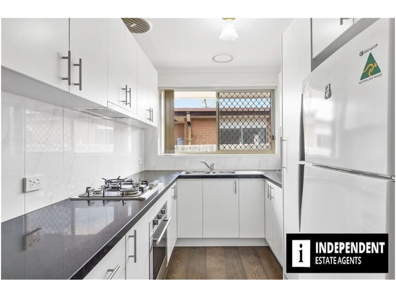 3/10 Station Road, Melton South VIC 3338