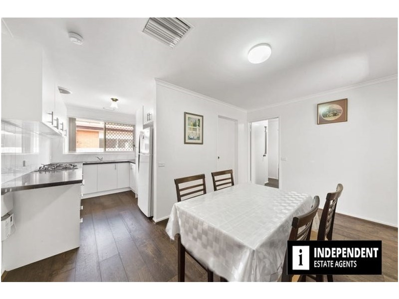 3/10 Station Road, Melton South VIC 3338