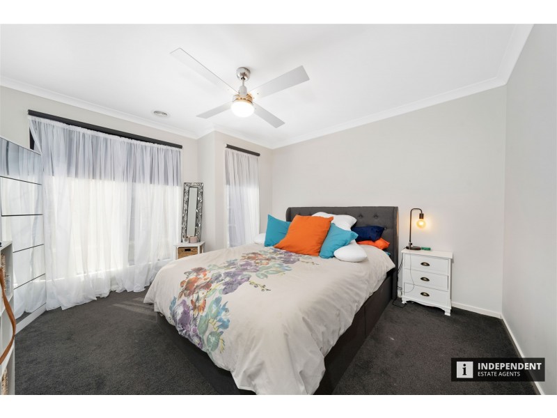 54  Loch Street, Cranbourne VIC 3977