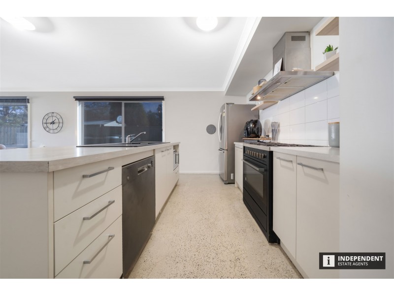 54  Loch Street, Cranbourne VIC 3977