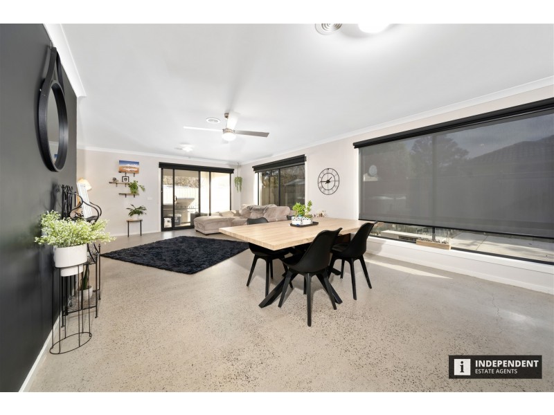 54  Loch Street, Cranbourne VIC 3977