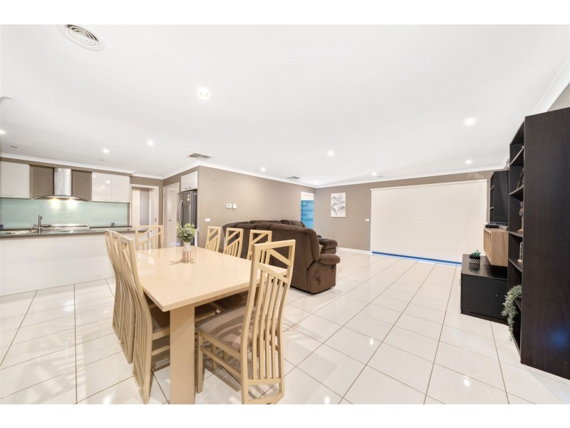 2 Green Gully Road, Clyde VIC 3978